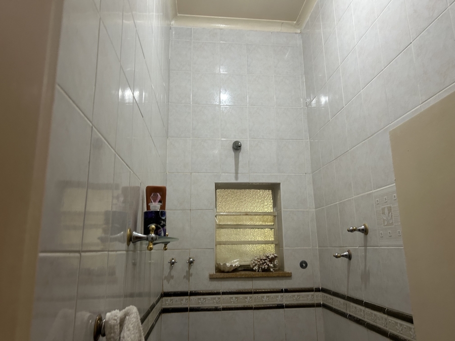 4 Bedroom Property for Sale in Viljoenskroon Free State